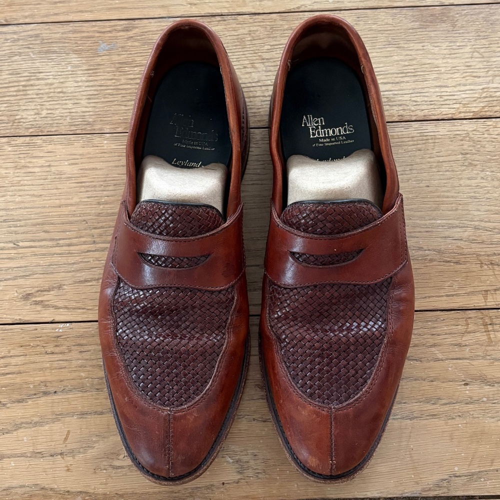 Allen Edmonds -- Leyland -- 8-1/2D -- Chili Brown Leather Loafer